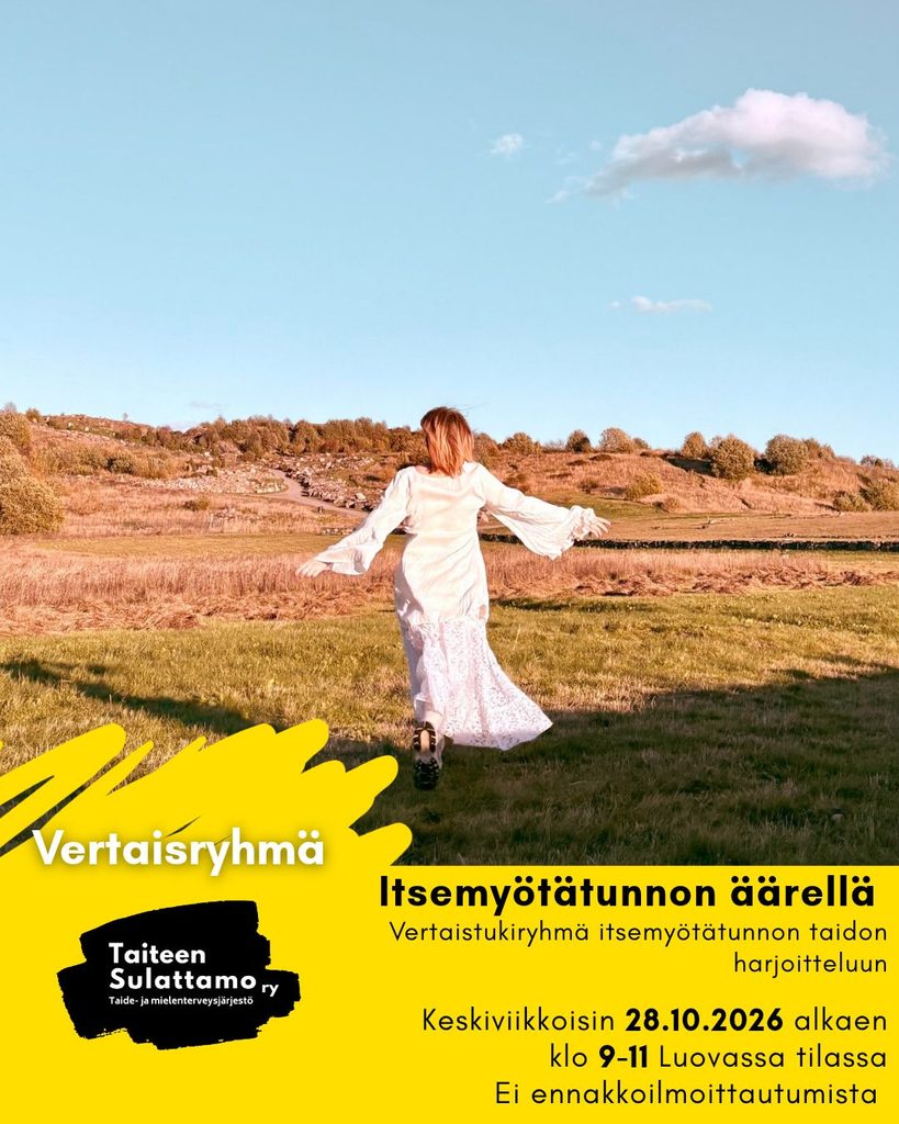 Tapahtumajuliste keltaisella pohjalla, jossa henkilö juoksee luontoaukealla.